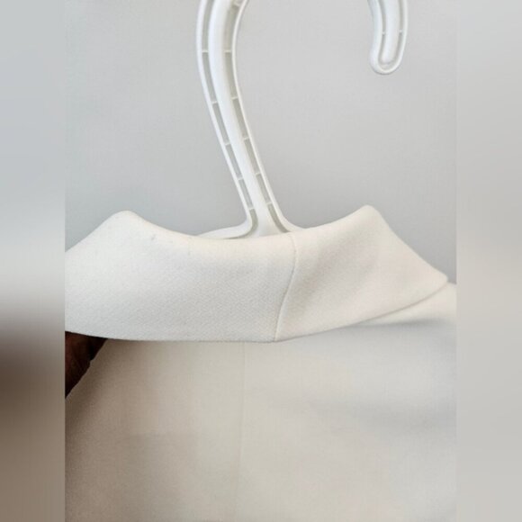 Tahari Vintage Ruffle Women's Jacket. Cream. Size 4 - Picture 9 of 15